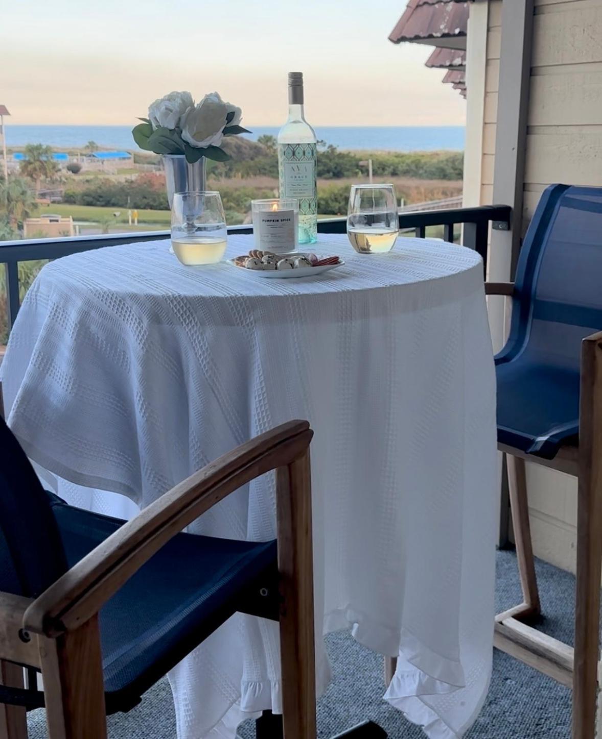 Ocean View- King - Romantic Couples Oasis - Private Access To Beach! Apartment Hilton Head Island