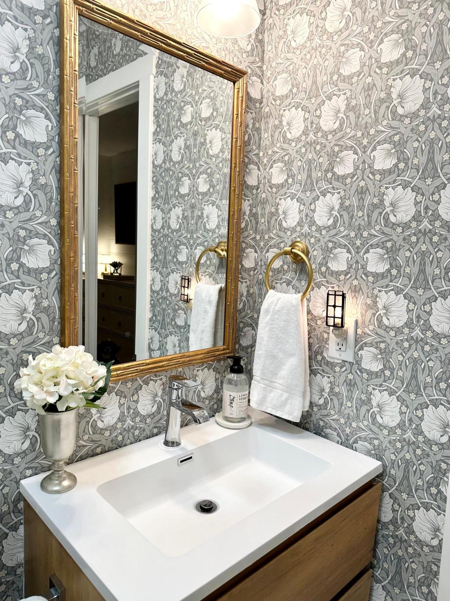 Apartment Ocean View- King - Romantic Couples Oasis - Private Access To Beach! *